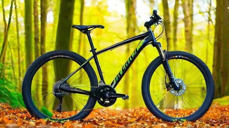 Bicicleta Cannondale Trail 8 de marco negro mate con detalles verdes