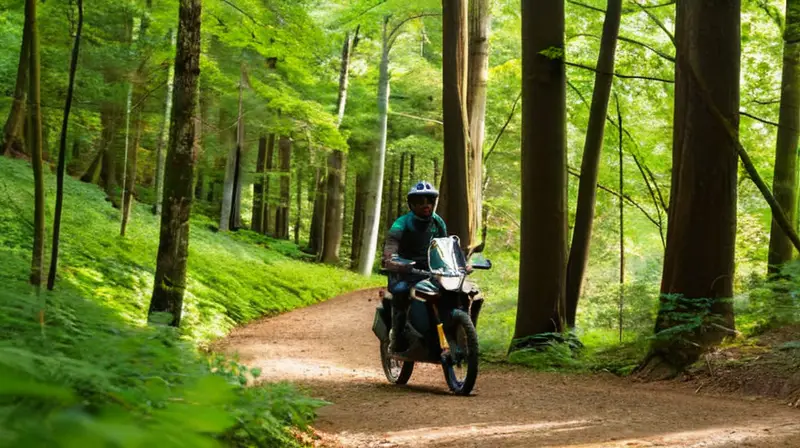 Una bicicleta eléctrica Cannondale Moterra S3 destaca por su diseño robusto, motor potente y detalles que invitan a la aventura en un entorno natural